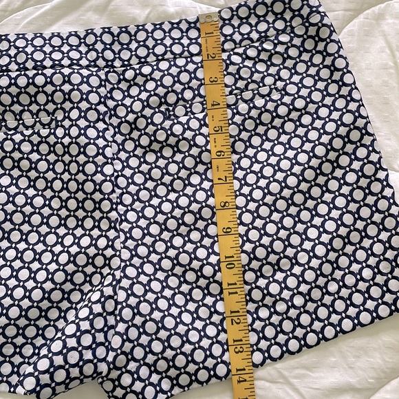 Banana Republic Hampton Fit NWOT Navy Blue & White Polka Dot Shorts, Size 12 - Picture 13 of 15
